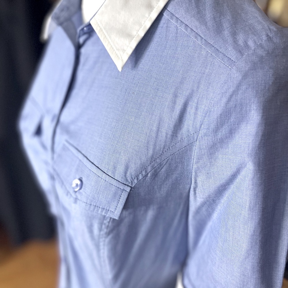 Blouse - Picture 2 of 3